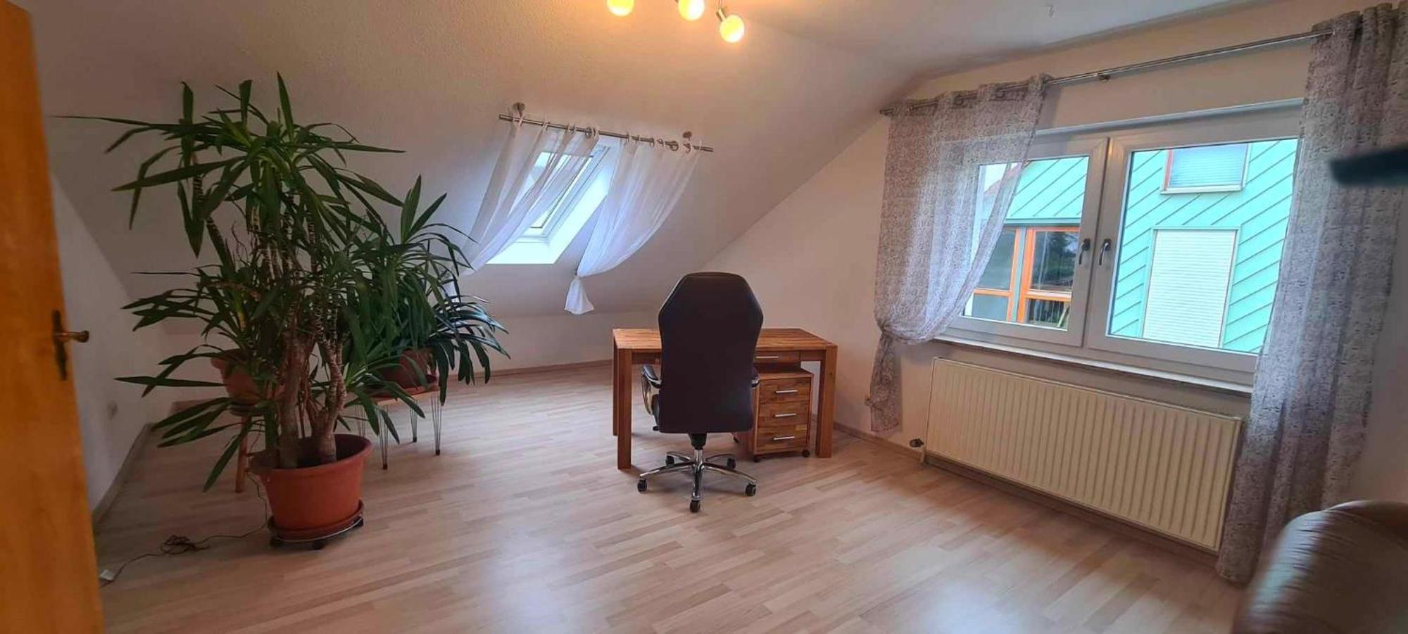 Gemuetliche 120 Qm Ferienwohnung Mit Balkon Adelsdorf Buitenkant foto